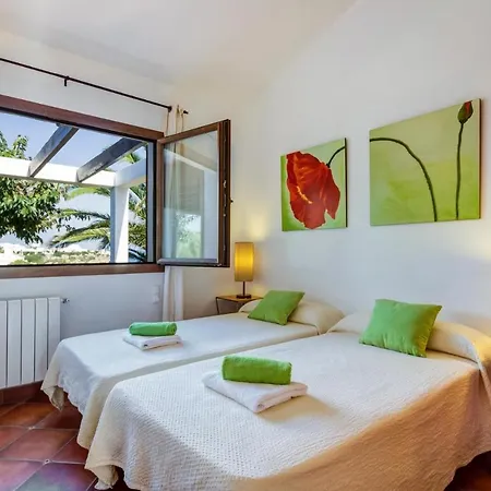 Villa Sleeps 6 Wifi *